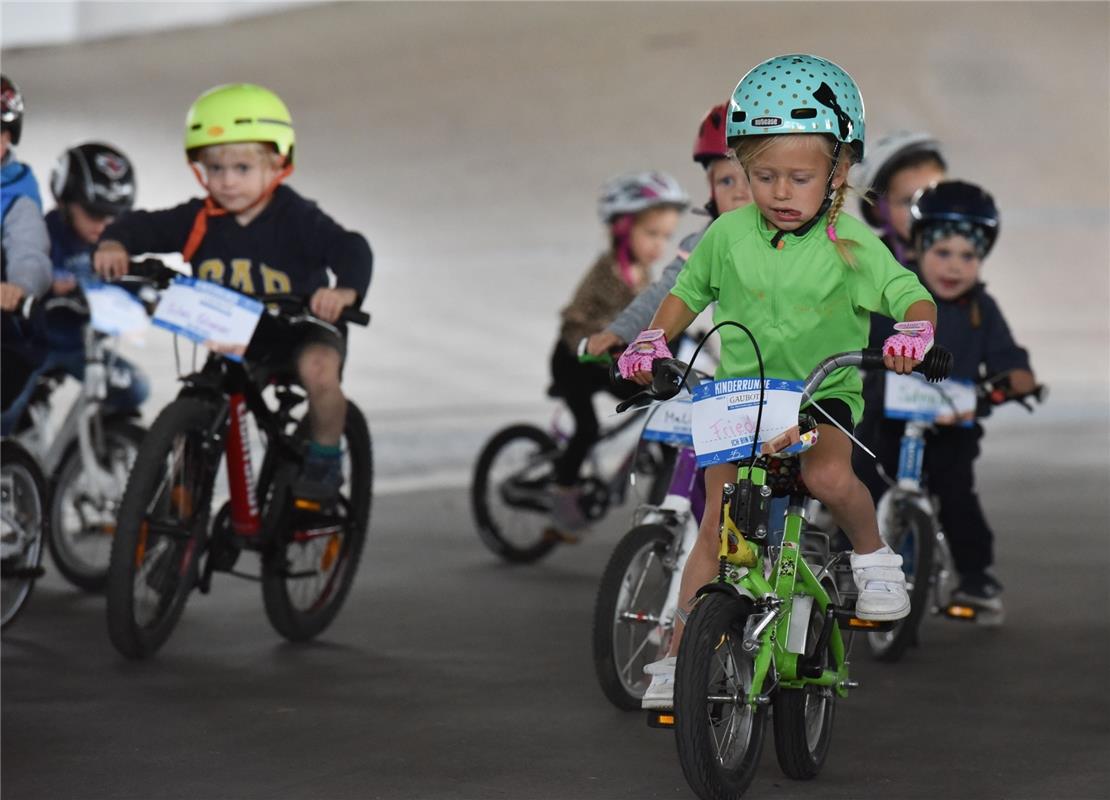 Öschelbronn, Radstadion, Bike Charity Cup,  Kindergartenrunde,  GB-Foto: Vecsey