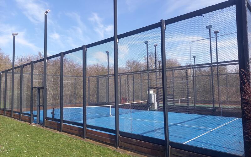 Padelanlage beim TC Gäufelden entspricht nicht mehr dem Standard. GB-Foto: gb