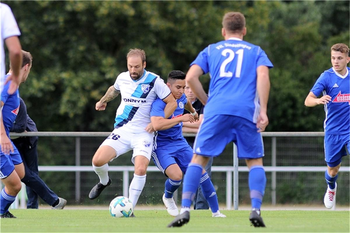 Patrick Milchraum (FSV 08 Bissingen #26) gegen Alex Aleman-Solis (VfL Sindelfing...