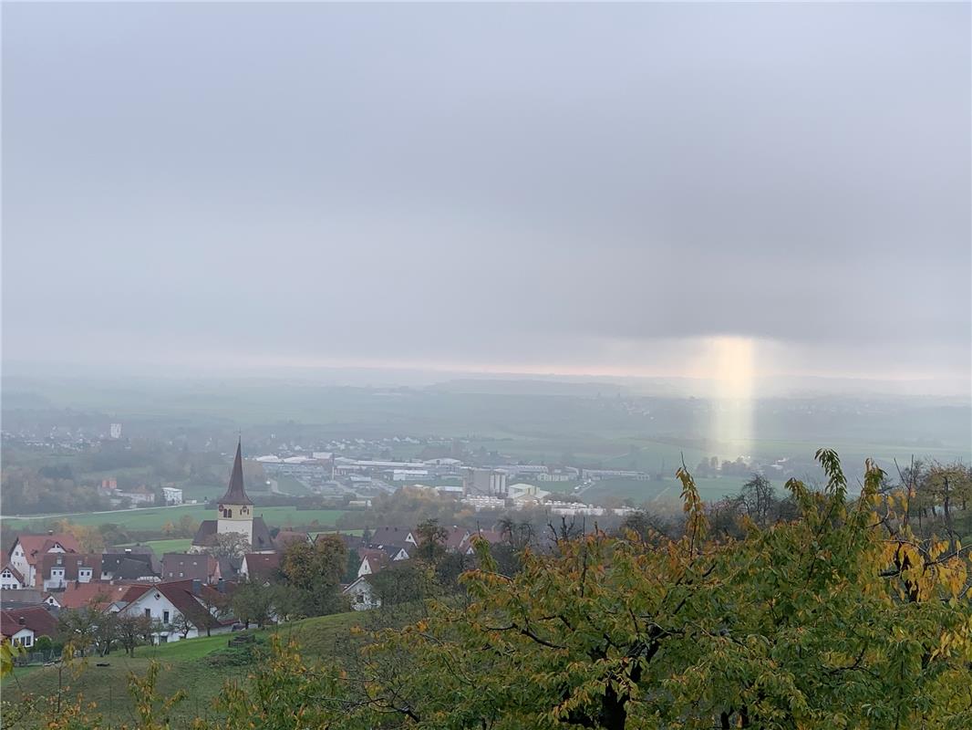 Peter Rustenbeck aus Herrenberg oberhalb von Kayh diese "Alienslandung im Gäu" a...