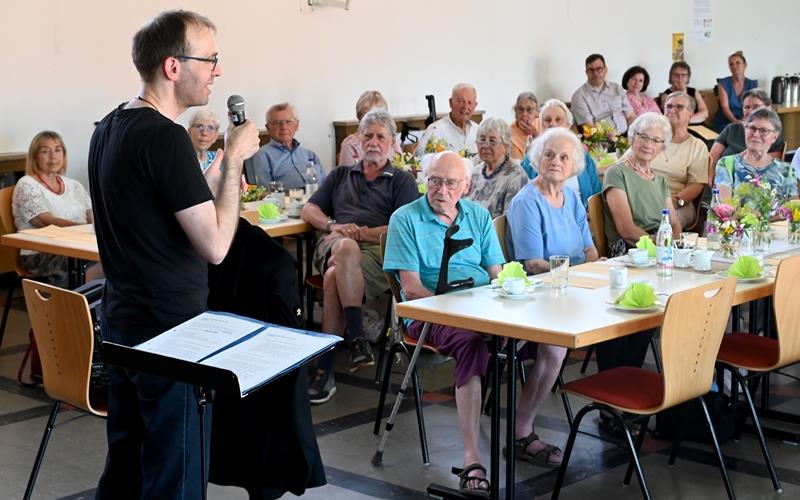 Pfarrer Lennart Meißner erzählt Senioren vom „Wunder von Lengede“