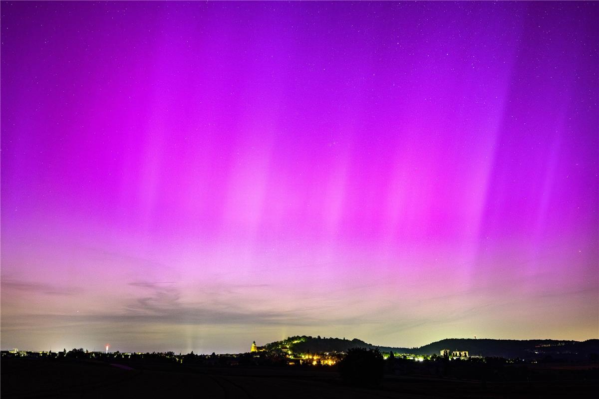 Polarlichter über Herrenberg: In der Nacht von Freitag auf Samstag gegen 3.00 Uh...