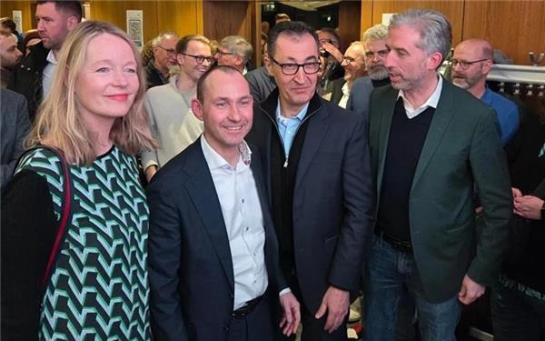 Politprominenz gratuliert Böblingens OB Belz zur Wiederwahl