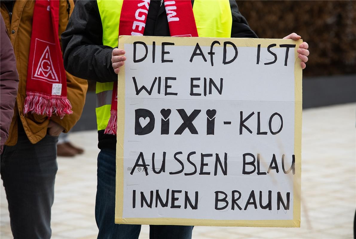 Protest - Menschenkette - AfD-Kundgebung mit Alice Weidel und Gegendemos rund um...