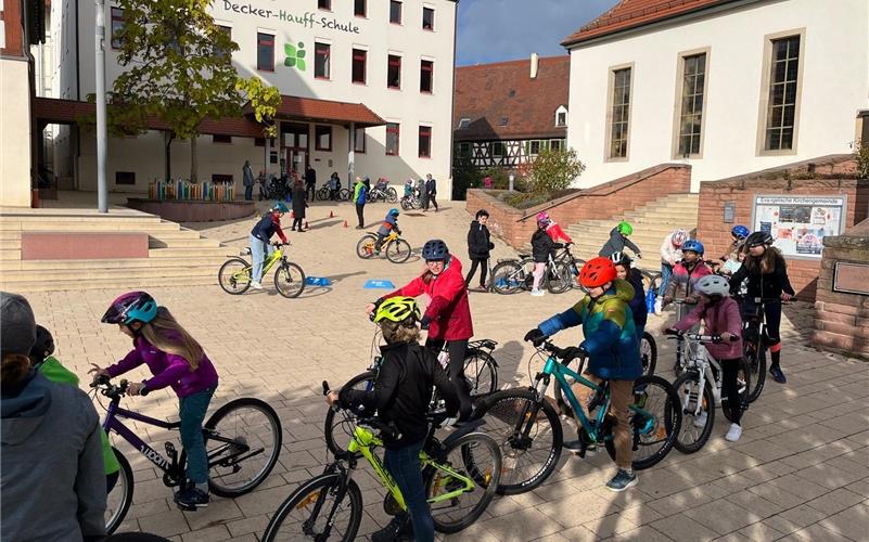 Radaktionstag für die Schüler der Decker-Hauff-Grundschule