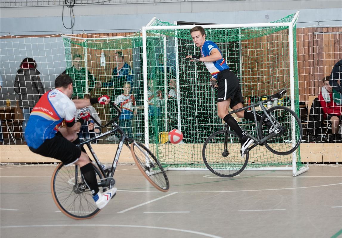 Radball Gärtringen 2  ( Kai Schäfer und Andy Berner ) gegen Gärtringen 3 ( Simon...