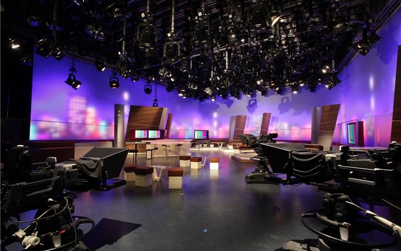 Blick hinter die Kulissen Radio und Fernsehen: In die Studios des SWR-Funkhauses in Stuttgart dürfen die Gewinner schauen GB-Foto: gb