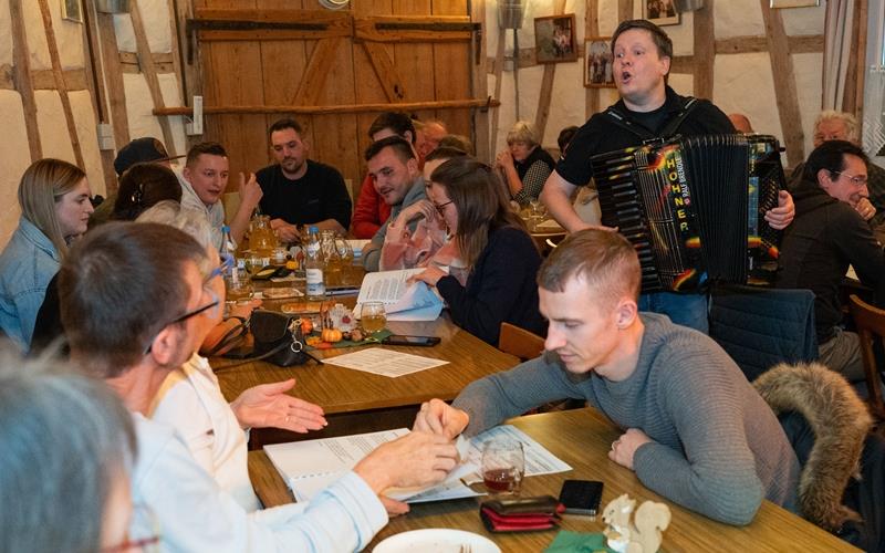 Ralf Brendle und sein Akkordeon sind jedes Mal beim Mostfest mit von der Partie. GB-Foto: Vecsey