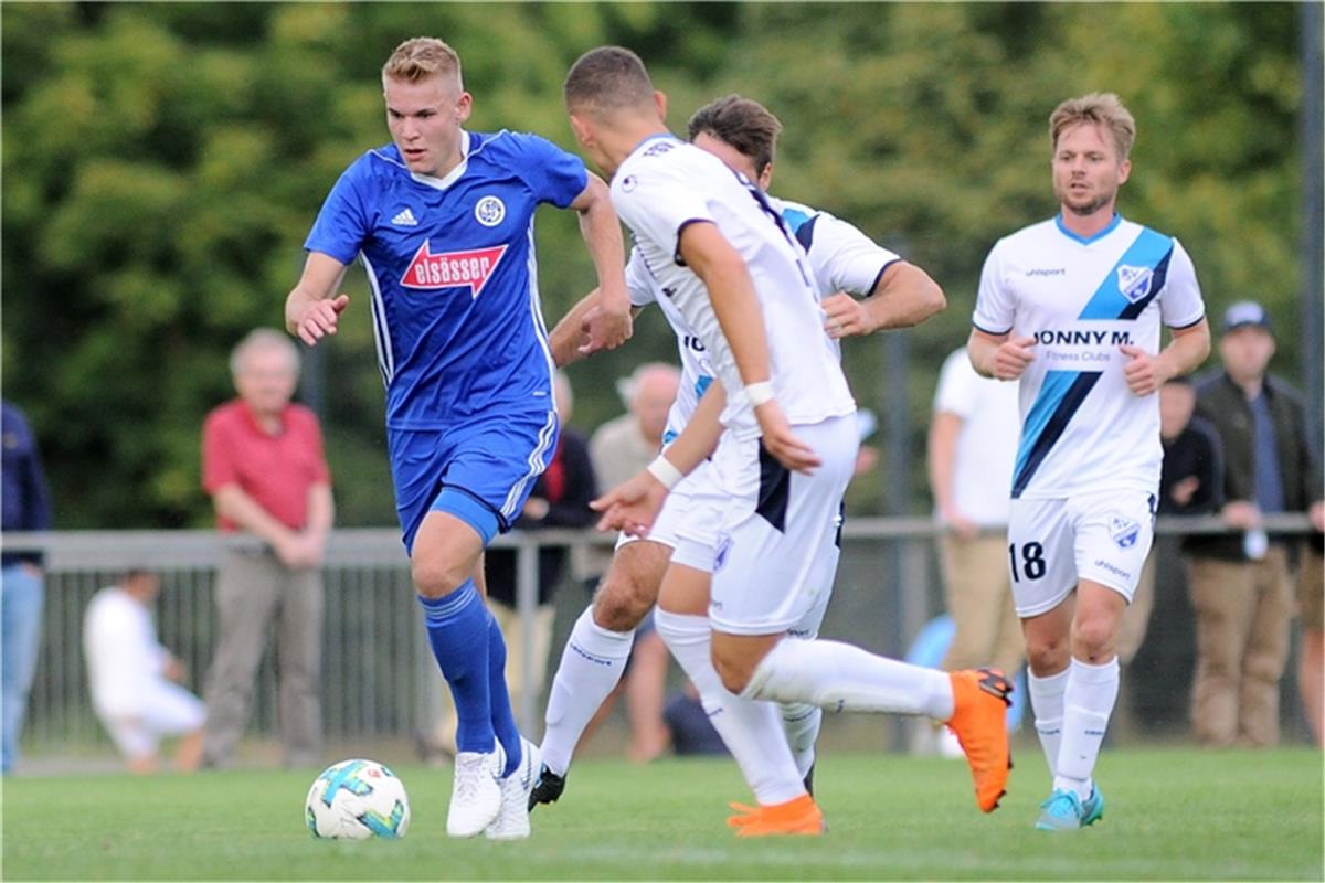 Raphael Molitor (VfL Sindelfingen #6)  Fussball, Maenner, Verbandspokal 2.Runde,...