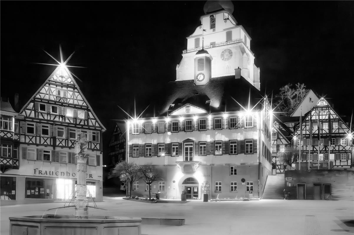 Rathaus im Abendlicht. Von Hartwig Bazzanella aus Gärtringen.