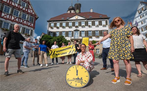 Rathausspitze und Stadträte sehen Kommunen an Belastungsgrenze