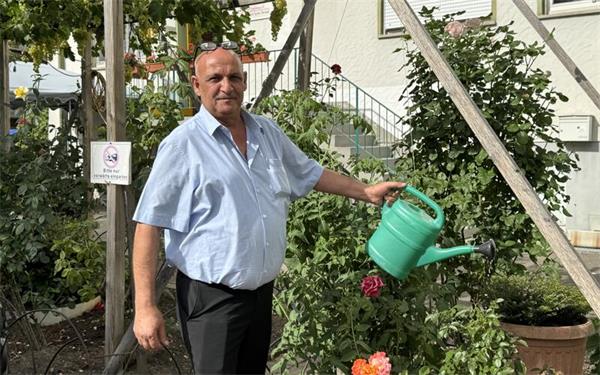 Resul Öztekin ist der Gartenbeauftragte des Türkischen Arbeitnehmervereins.GB-Fotos: Denu