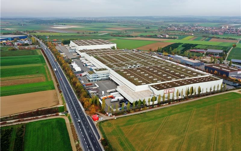 Rewe will sich an seinem Standort in Bondorf erneut vergrößern – und plant im Zuge dessen auch, 75 weitere Arbeitsplätze zu schaffen. GB-Foto (Archiv): Holom