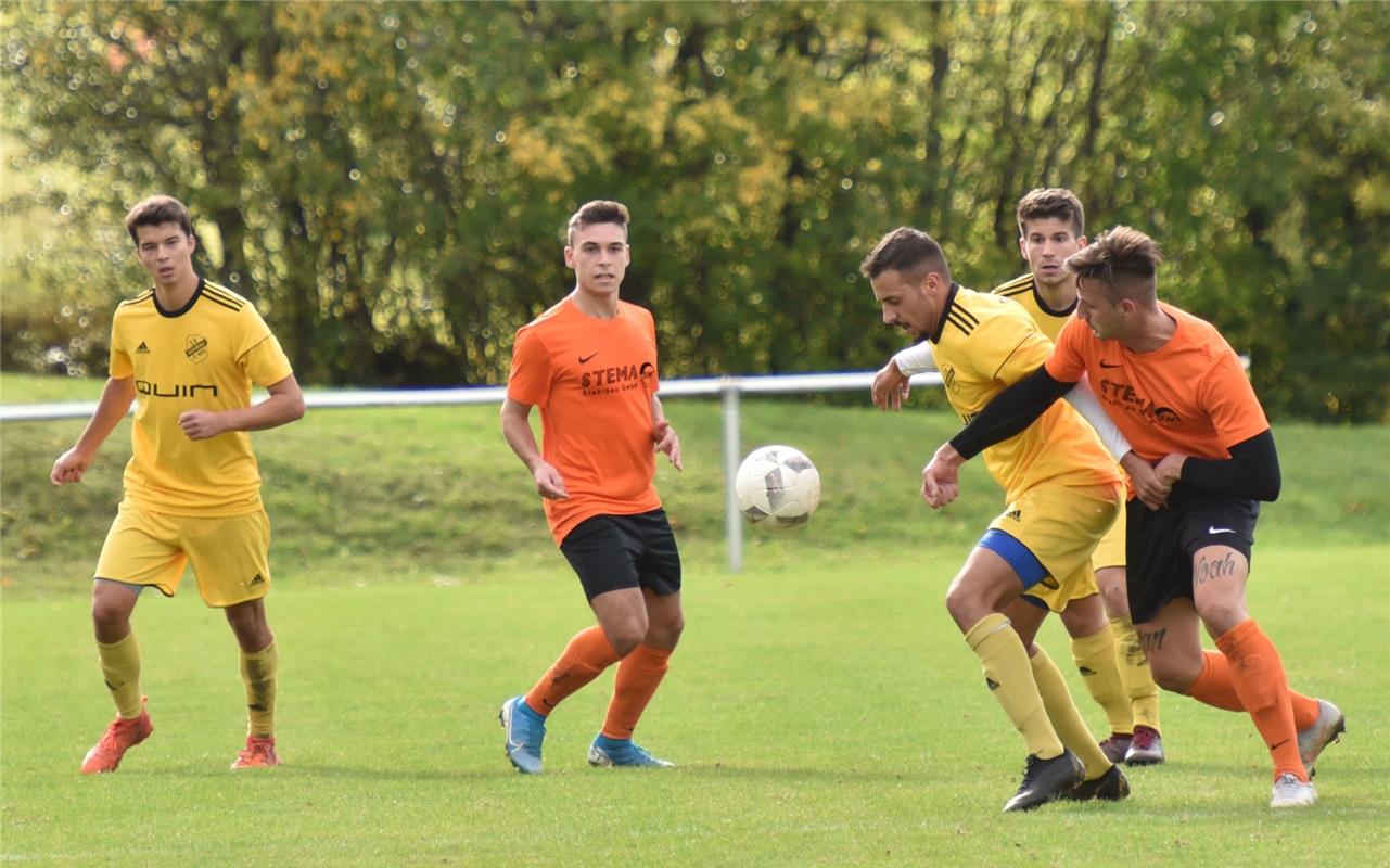 Rohrau, Sportplatz, Fußball-Bezirksliga, SV Rohrau (gelb) - SV Althengstett (ora...