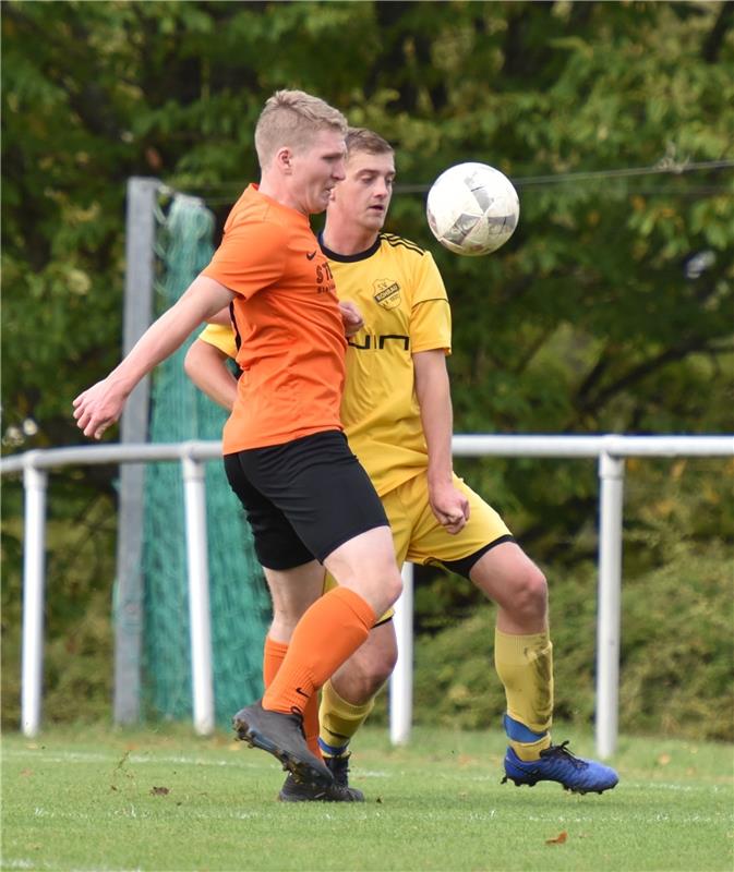 Rohrau, Sportplatz, Fußball-Bezirksliga, SV Rohrau (gelb) - SV Althengstett (ora...