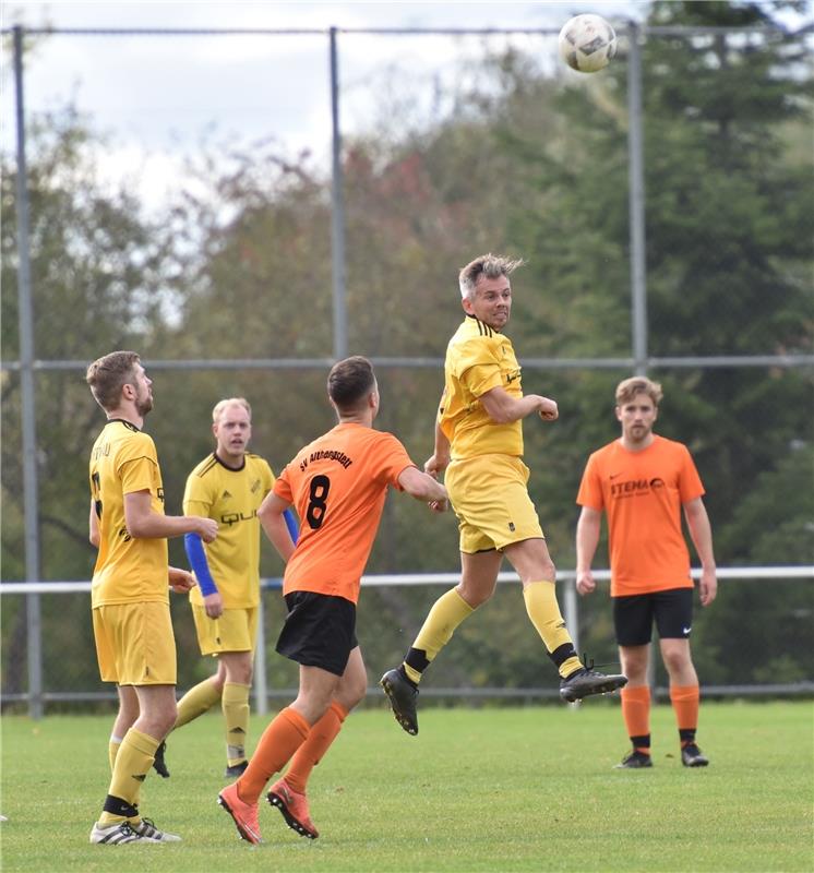 Rohrau, Sportplatz, Fußball-Bezirksliga, SV Rohrau (gelb) - SV Althengstett (ora...