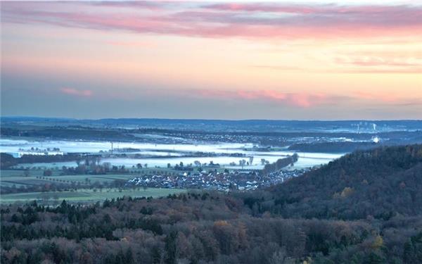 Rohrau, die „Perle des Schönbuchs“, und der Morgennebel drum rum (fotografiert von Michael Suhm)
