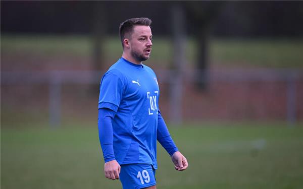 SG-Spielertrainer Kevin Hartmann: Wenn es bei der langen Verletztenliste bleibt, dann wird es schwer, die Bezirksliga zu halten. GB-Foto: Markus Ulmer