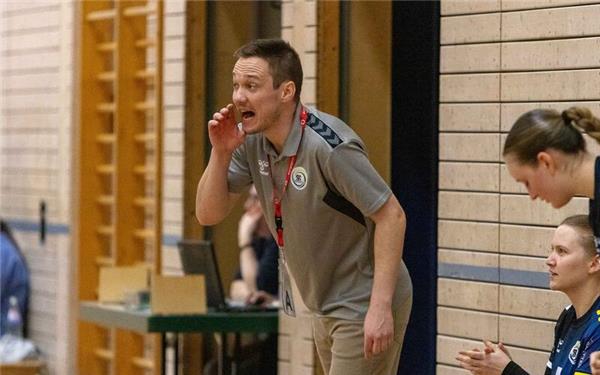 SG-Trainer Patrick Schmidt: Mit zwei Heimsiegen kann der Aufstieg perfekt gemacht werden. GB-Foto: Eibner/Lisa Edel