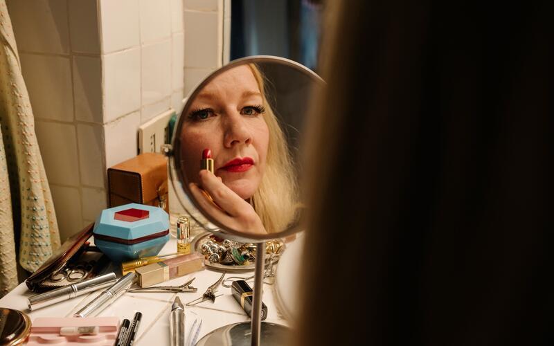 Sandra Hüller spielt Ingeborg Bachmann. GB-Foto: Weltkino/Kreyenberg