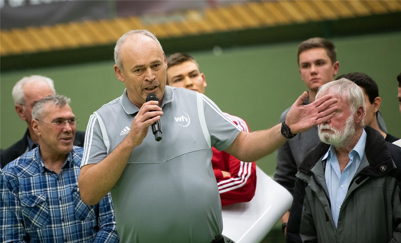 Schiri Thomas Schnaufer wird verabschiedet   Gäubote Cup 2019 Fußballturnier Hal...