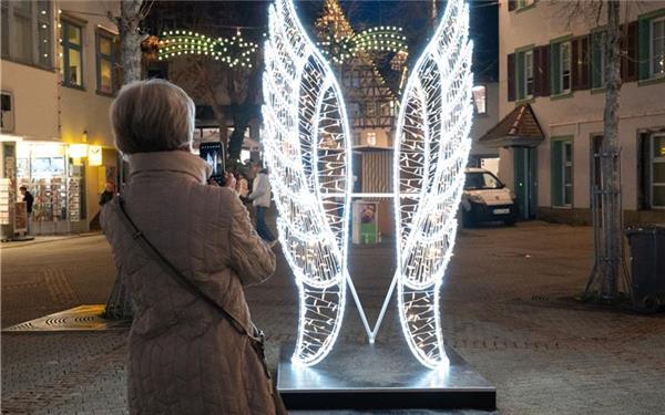 Schon vergangenes Jahr breitete der Engel seine Flügel aus. GB-Foto: Vecsey