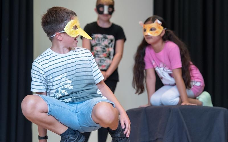 Schüler spielen Theater in Mötzingen.GB-Foto: Vecsey