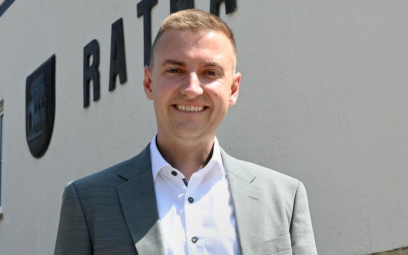 Schultes Jan-Benedikt Thoma steckt mitten in der Einarbeitungszeit. GB-Foto: Holom