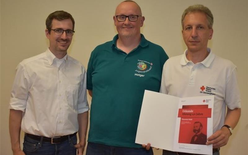 Sebastian Böttner (links) gab dasAmt des erstenVorsitzenden ab,als sein Nachfolger wurde Holger Brosch gewählt. Thorsten Stahl (rechts) erhielteine Auszeichnung für 40-jährigeMitgliedschaft.GB-Foto: Gieseler