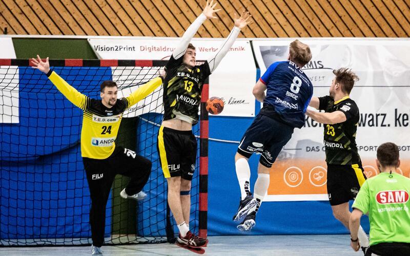 Sebastian Rica-Kovac im Februar 2022 als Torwart des TV Bittenfeld im Oberliga-Duell gegen Herrenberg. GB-Foto: Eibner/Buerke