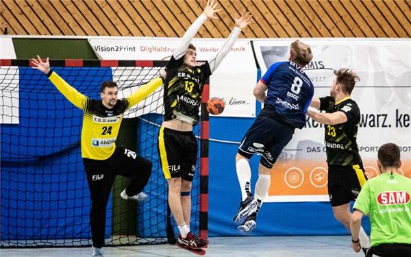 Sebastian Rica-Kovac im Februar 2022 als Torwart des TV Bittenfeld im Oberliga-Duell gegen Herrenberg. GB-Foto: Eibner/Buerke
