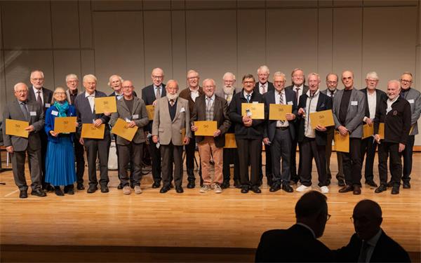 Sechs Pfarrer aus dem Kirchenbezirk für langjährigen Dienst geehrt