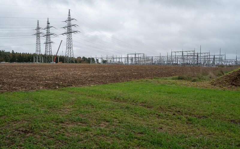 Seit Monaten trudeln Bauvoranfragen für mögliche Batteriegroßspeicheranlage beim Umspannwerk ein. GB-Foto (Archiv): Vecsey