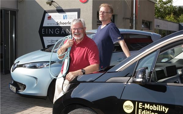 Setzen auf Elektromobilität: Klaus-Peter Thierer (links) und Hajo Schörle GB-Foto: Bäuerle