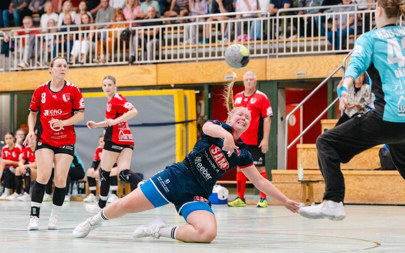 Sieben ihrer elf Tore erzielte Stefanie Rau vom Siebenmeter-Strich. GB-Foto: Eibner/Drofitsch