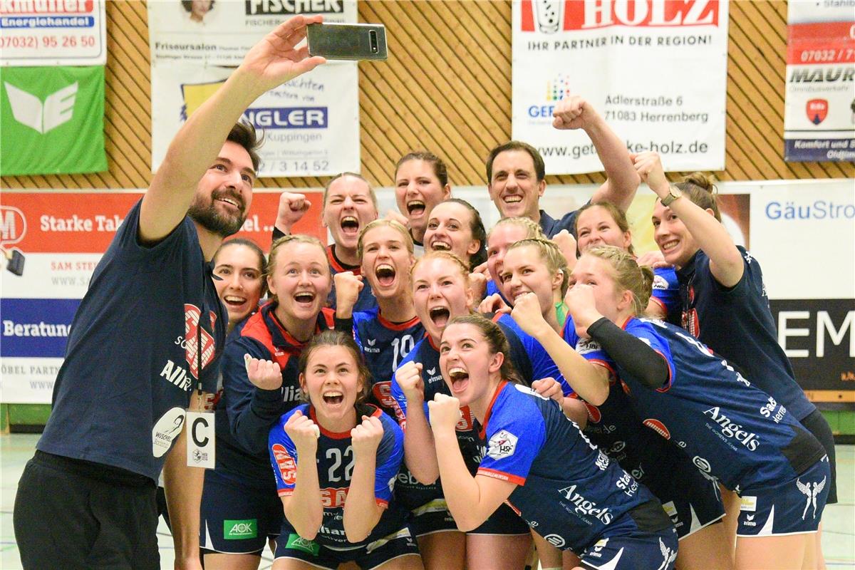 Siegerfoto Kuties  SG H2Ku Herrenberg Kuties vs. TG Nuertingen  DHB, Handball, F...