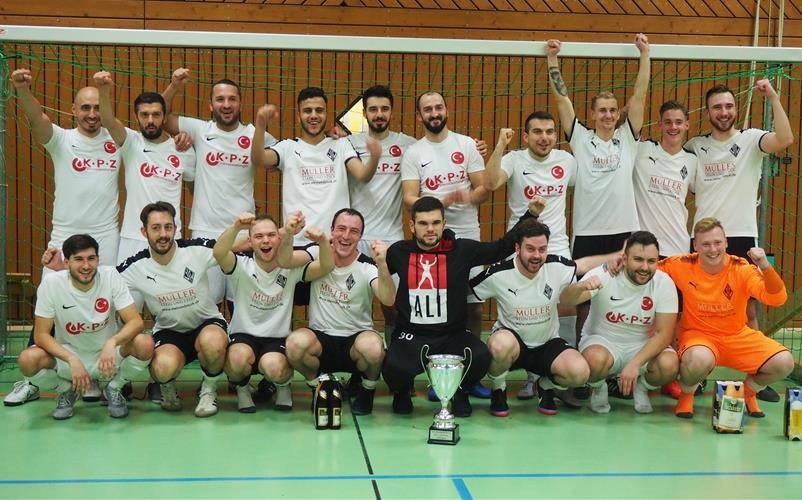 Der Coup des VfL Oberjettingen Siegerjubel beim VfL Oberjettingen und beim Türk. SV Herrenberg Foto: Hafemann