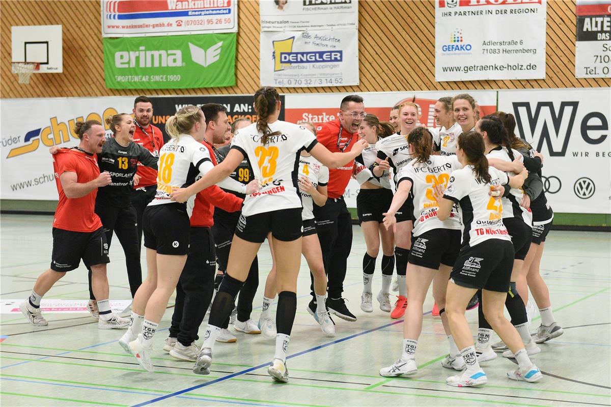 Siegerkreis der TGN  Kuties Herrenberg vs. TG Nuertingen  Handball, HBF,  8.Liga...