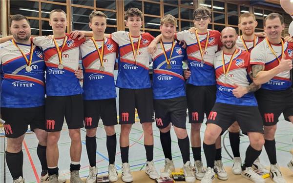 Silber gewonnen: Kevin Seeber (von links), Jannes Müller, Simon Becker, Luis Müller, Michael Berner, Oskar Schimmel, Kai Schäfer, Patrick Bühler und Markus Schäfer.