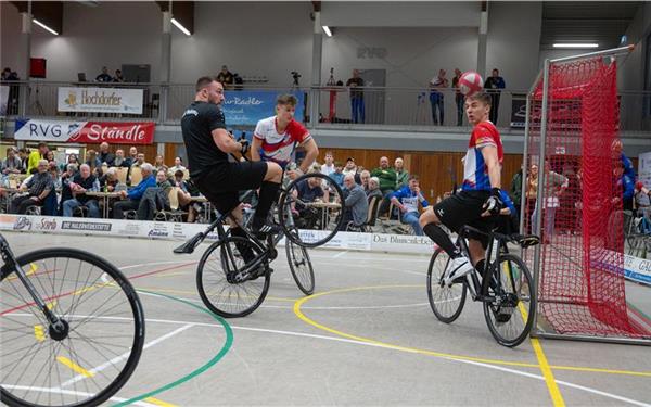 Simon Becker (rechts) und Jannes Müller sind das Gärtringer Top-Team beim Dreikönigsturnier. GB-Foto: Schmidt