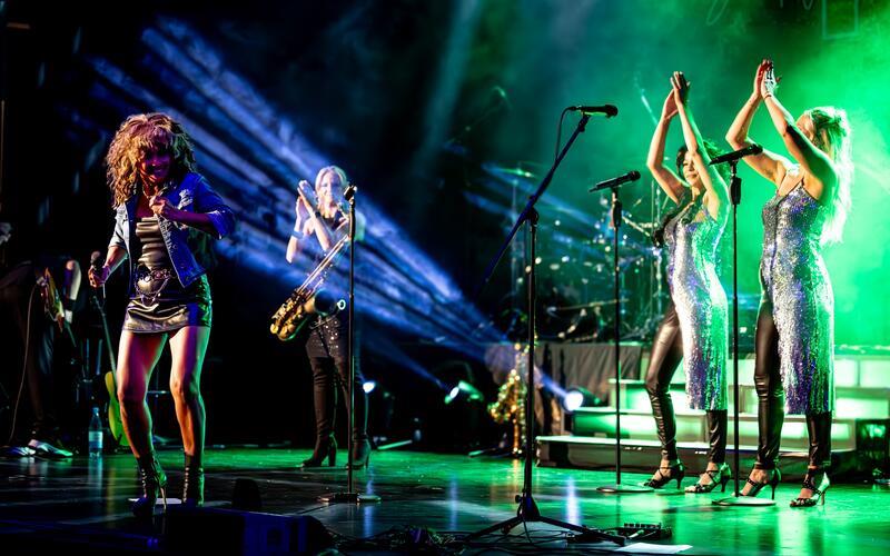 „Simply Tina“ heißt die Tribute-Show über Tina Turner am Freitag in Herrenberg.GB-Foto: gb