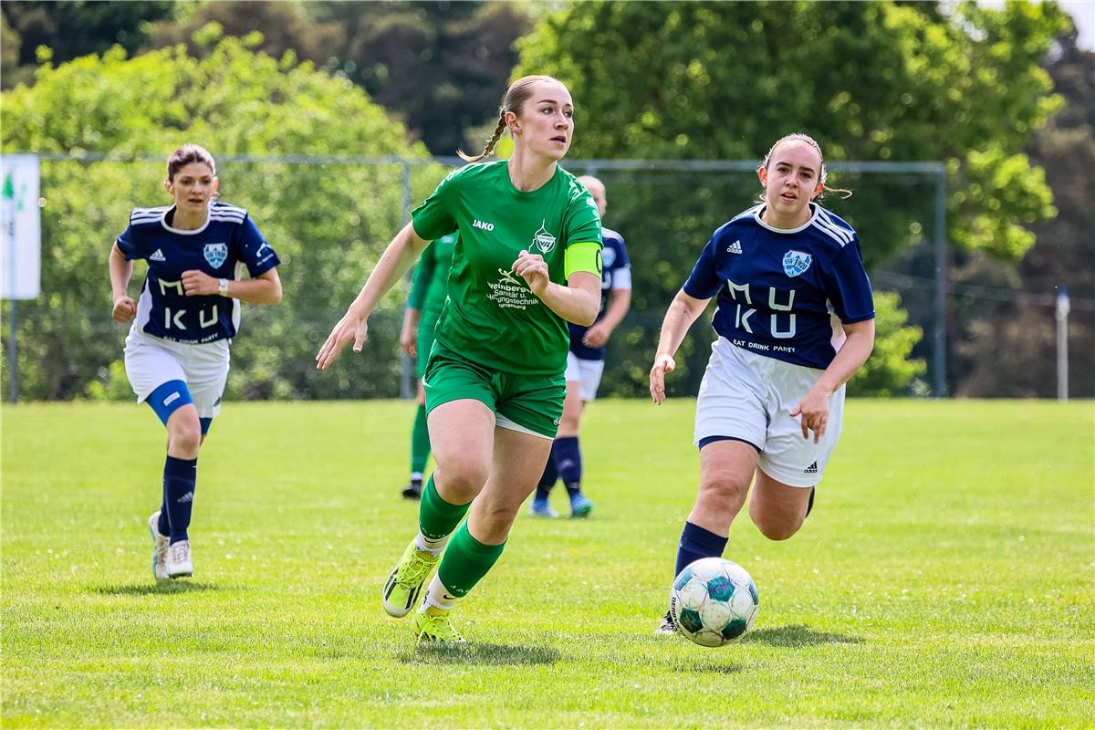 Sina Gauss (VfL Herrenberg II #03), Nele Glaiss (SSV Walddorf #17),  SSV Walddor...