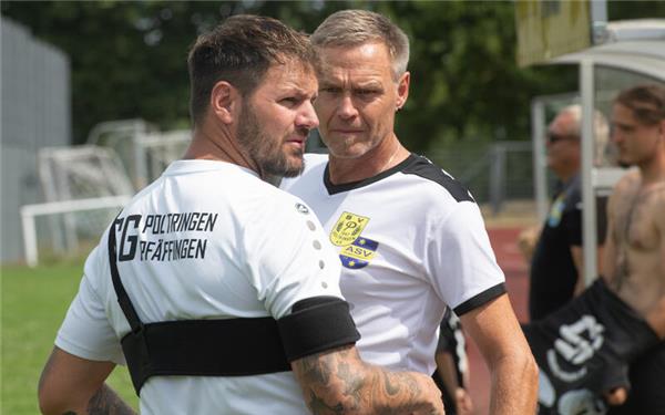 Sind mit der SG Poltringen/Pfäffingen weiter im Aufwind: Trainer Jörg Eyth (rechts) und Fabian Grammer. GB-Foto (Archiv): Schmidt