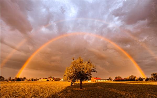 Sindlingen, das Dorf unter zwei Regenbögen (fotografiert von Sonja Sayer aus Jettingen)