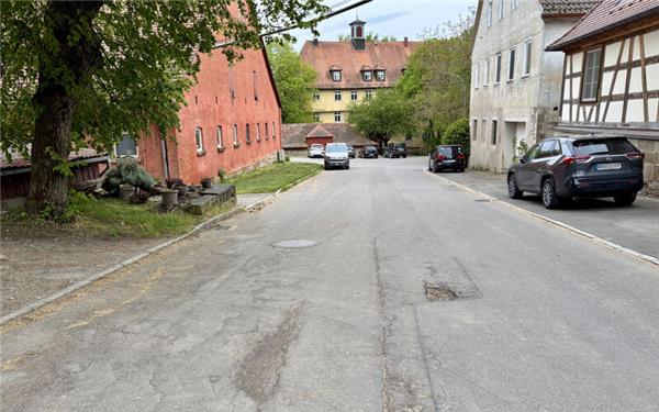 Sindlinger Schlossstraße fürs Jubiläumsjahr erneuern
