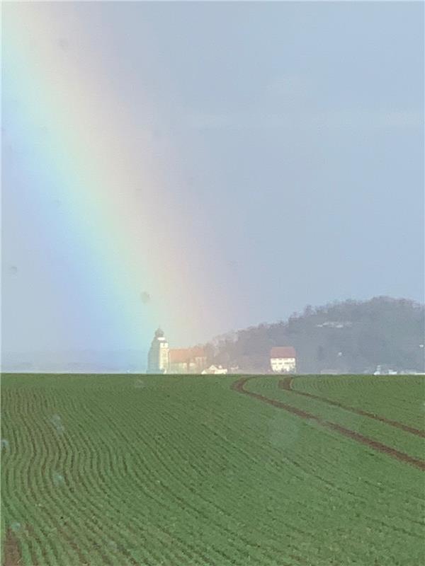 So kann das neue Jahr gut beginnen, mit einem tollen Regenbogen.  Von Simon Müll...