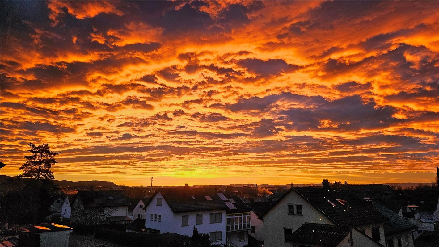 Sonnaufgang zu Silvester über Herrenberg. Von Gabi Brenner aus Herrenberg.