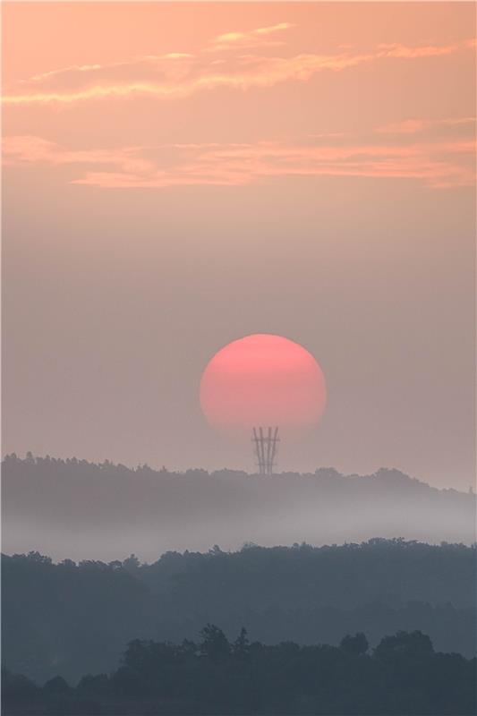 "Sonnenaufgang mit Dunst, gesehen von Kuppingen aus: Ein herrlicher aber kurzer ...