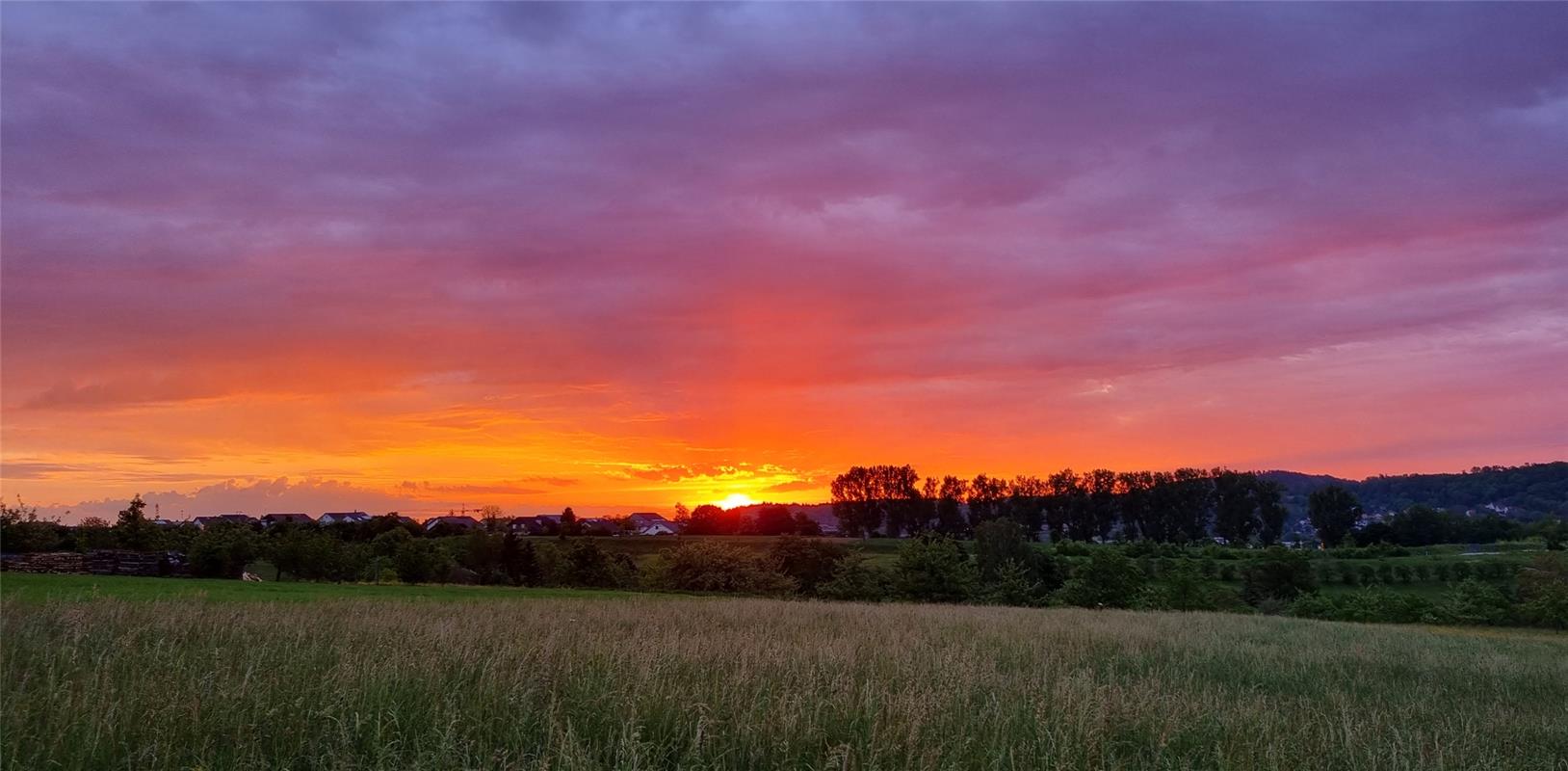 Sonnenaufgang über Affstätt. Von Gabi Brenner aus Herrenberg.