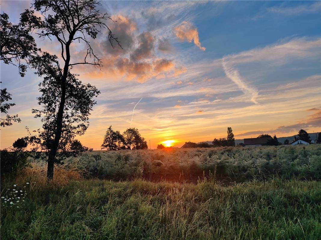 Sonnenaufgang zwischen Affstätt und Kuppingen am 2. August 2022, fotografiert vo...